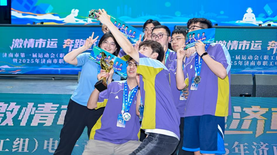 正是他获得 正是他获得